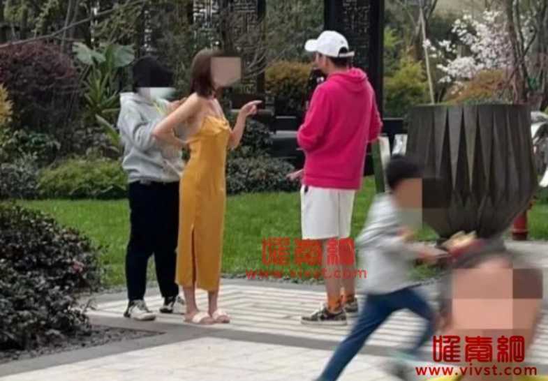 杭州一小区女网红“裸背”拍照上热搜，宝妈担心带坏孩子，网友：愁的是爸爸