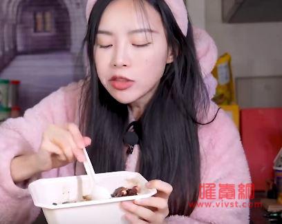 吃播小贝饿了是不是真吃 小贝饿了会催吐吗